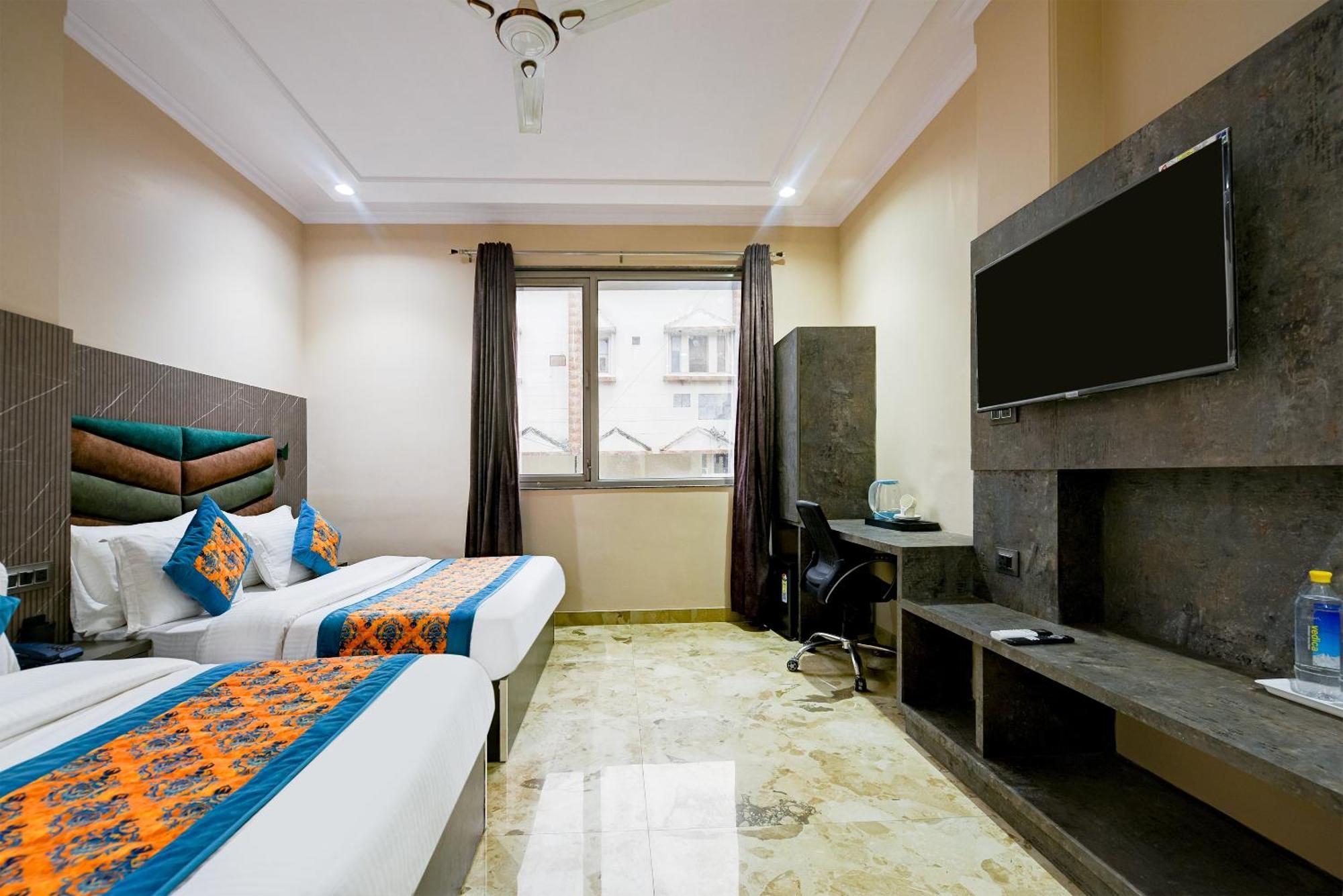 The Pearl Plaza Hotel In City Centre - Near New Delhi Railway Station Exterior foto